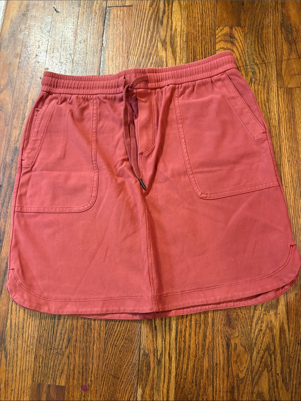 🎉EUC! Athleta Drawstring Pocket Mini Skirt - Dusty Rose